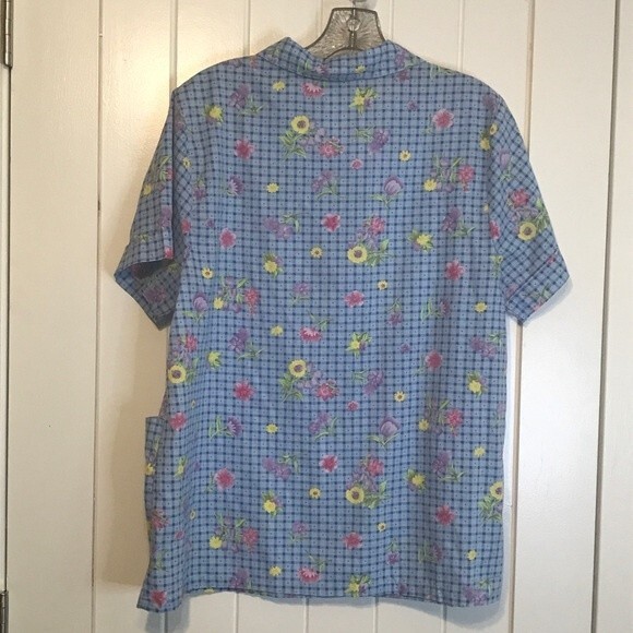 Anthony Richards Button Front Short Sleeve Floral Blouse - Picture 8 of 8